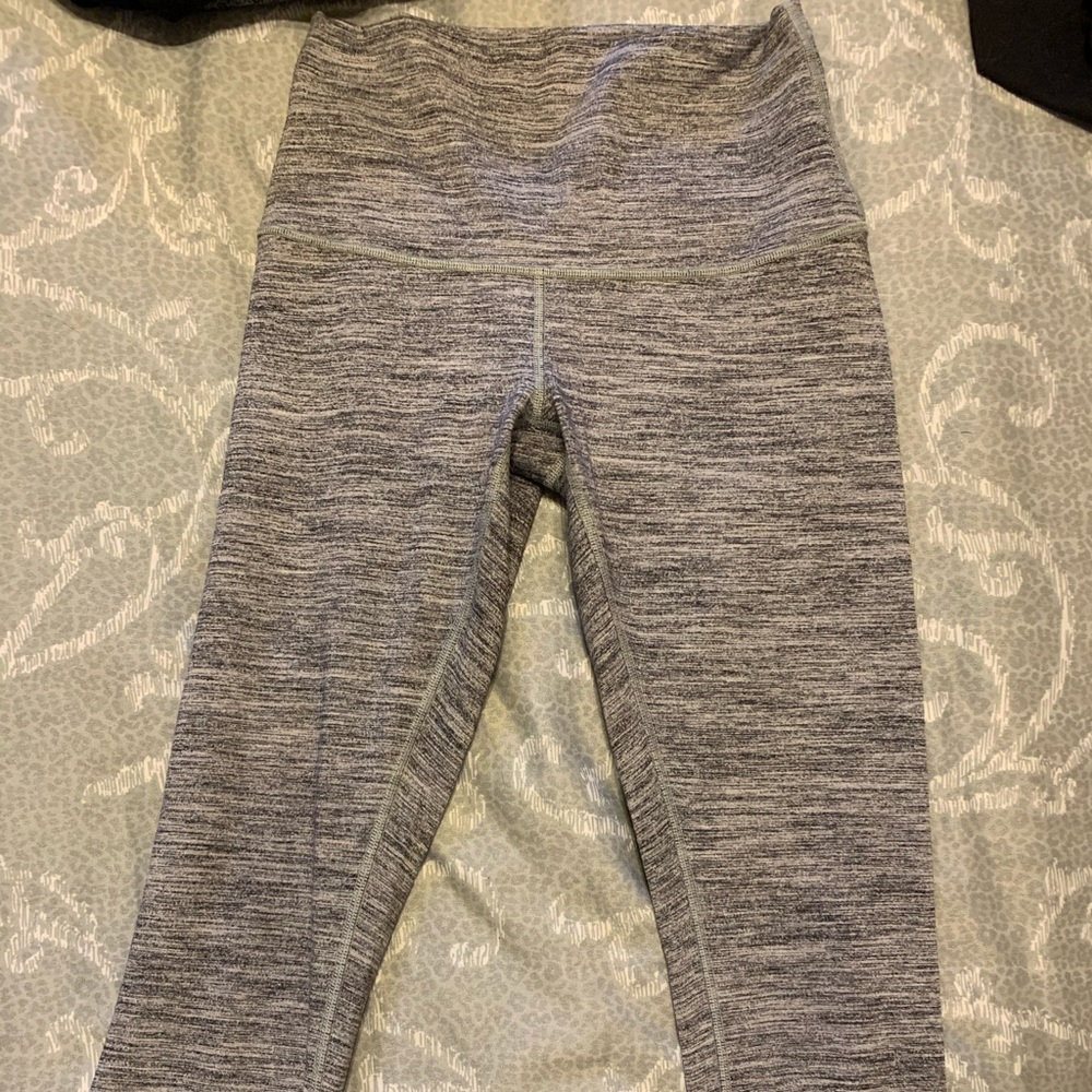 SOLD : Lululemon Wunder Under Crop